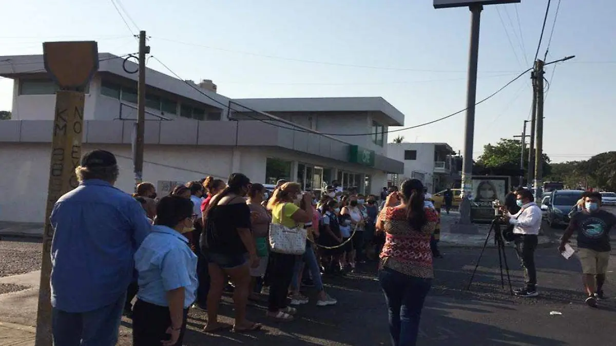 Manifestación padres de familia